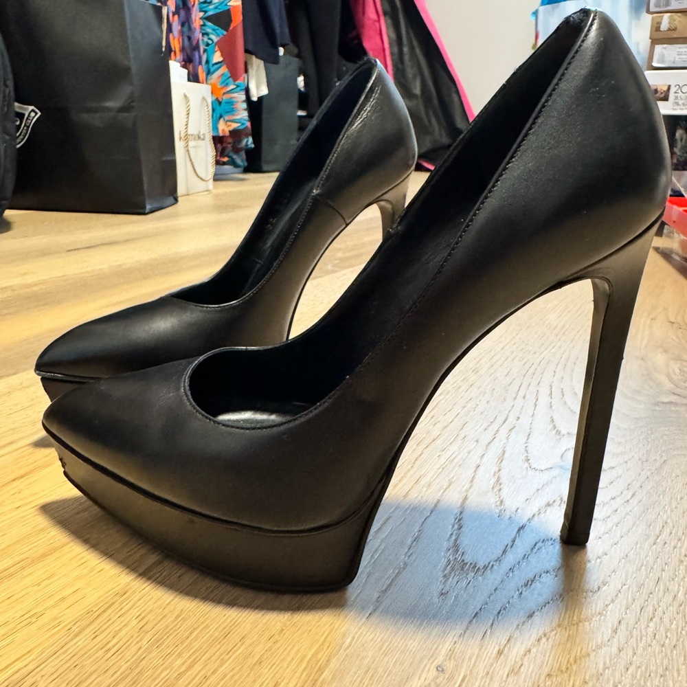 YSL classic black pump